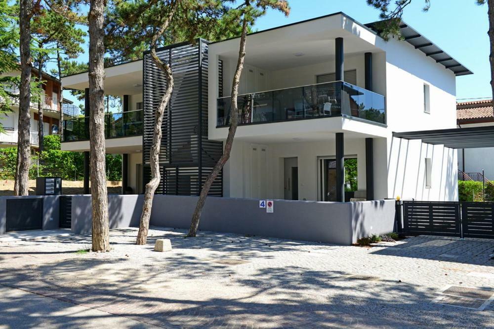 Residence Due Perle Lignano Sabbiadoro Eksteriør billede