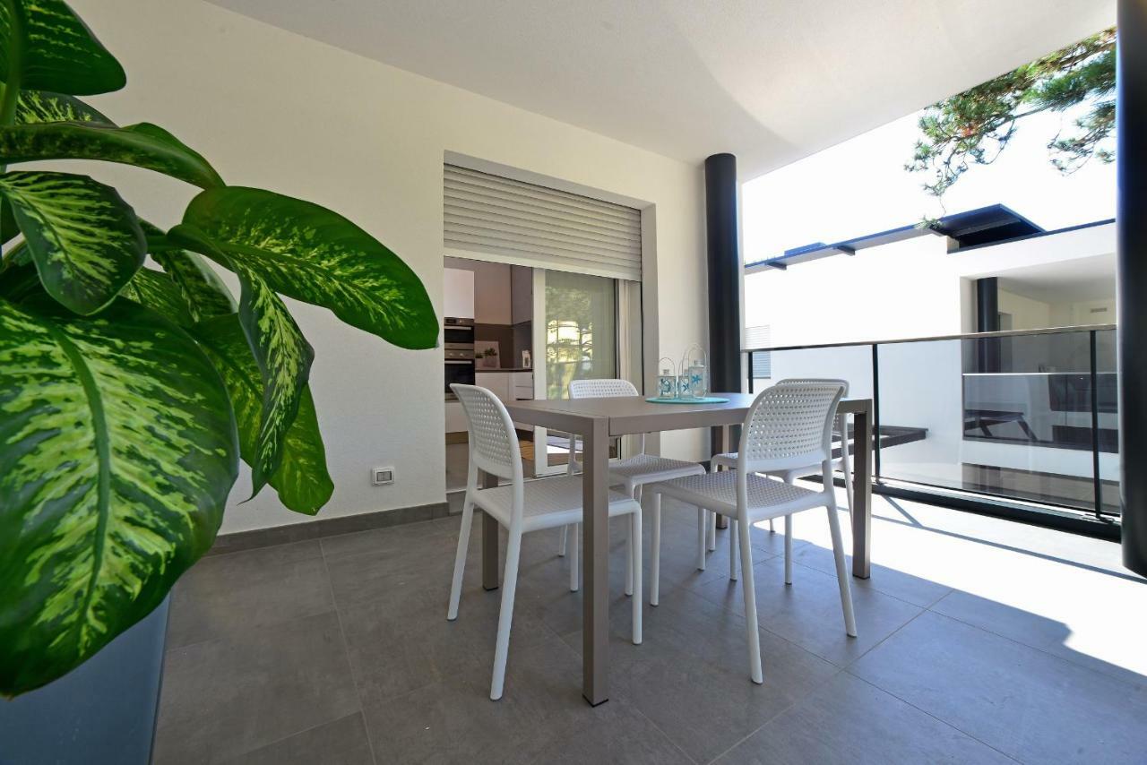 Residence Due Perle Lignano Sabbiadoro Eksteriør billede