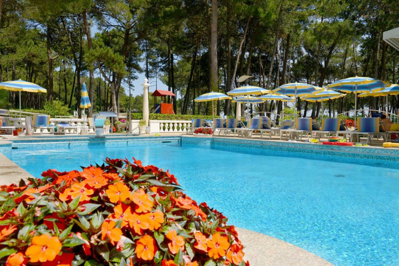 Residence Due Perle Lignano Sabbiadoro Eksteriør billede